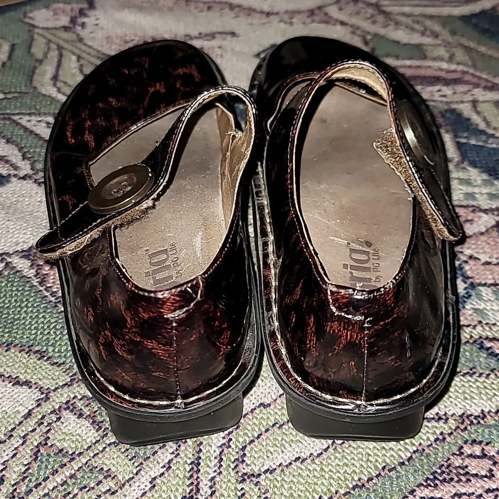 Alegria mary jane wedge shoes animal print patent leather 6/6.5 retro nerd 🤓